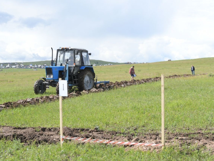 Приз губернатора Забайкалья – мини-трактор получит победитель краевого конкурса сельских школ